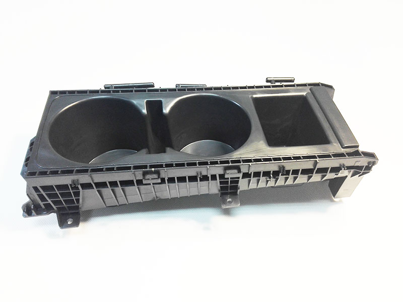 Central channel cup holdercentre panel cup holder